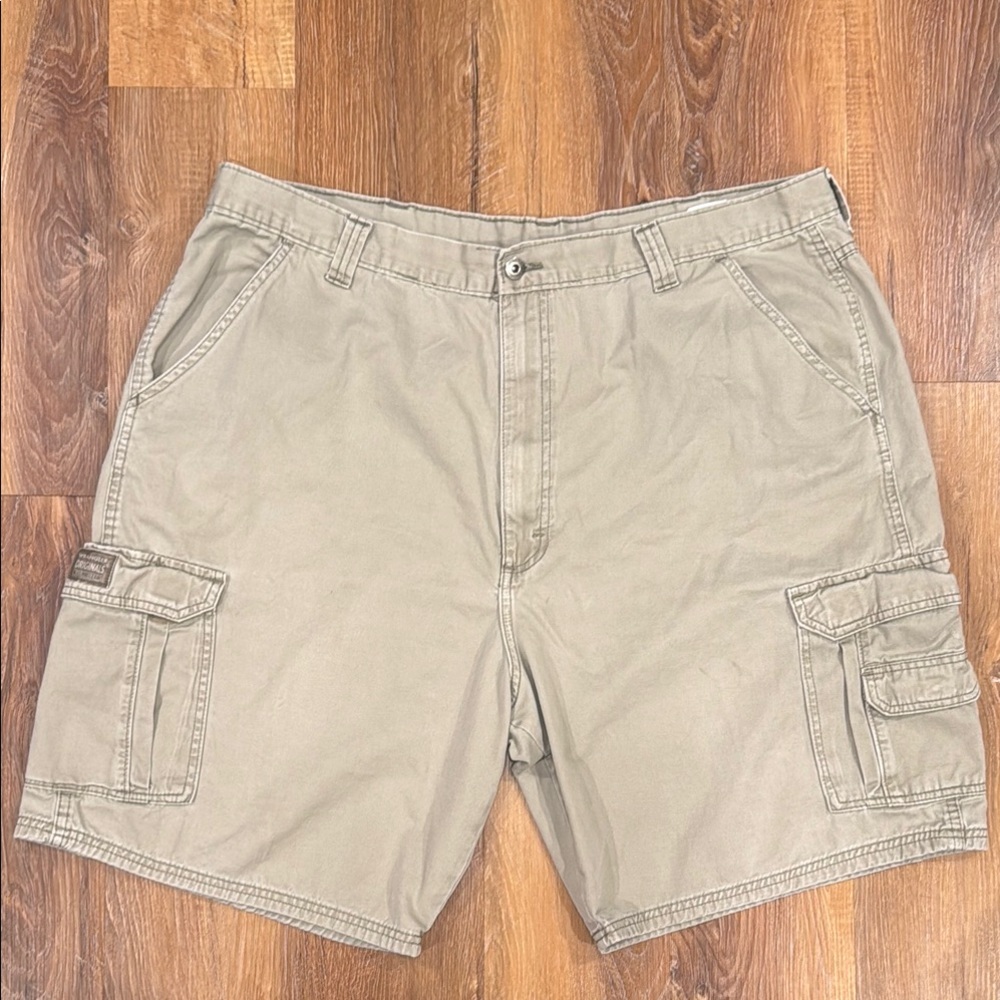 Wrangler Originals Men's 6-Pocket Cargo Shorts (Size: 42)(Color: Khaki)